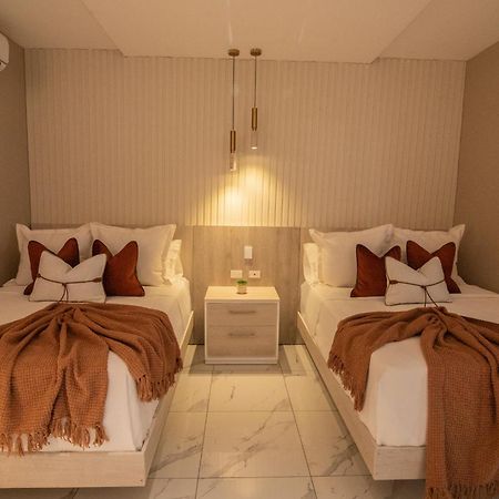 Lovera Hotel 圣地亚哥洛斯卡巴 外观 照片