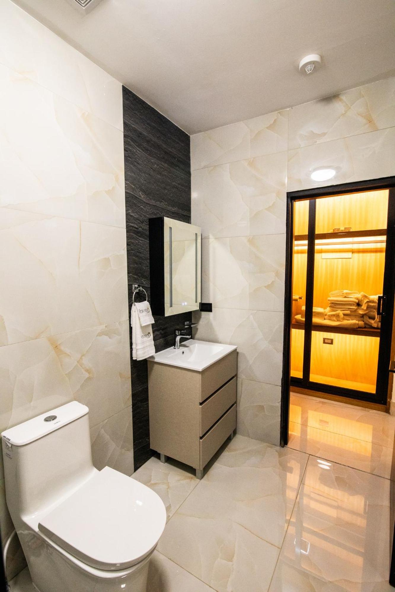 Lovera Hotel 圣地亚哥洛斯卡巴 外观 照片