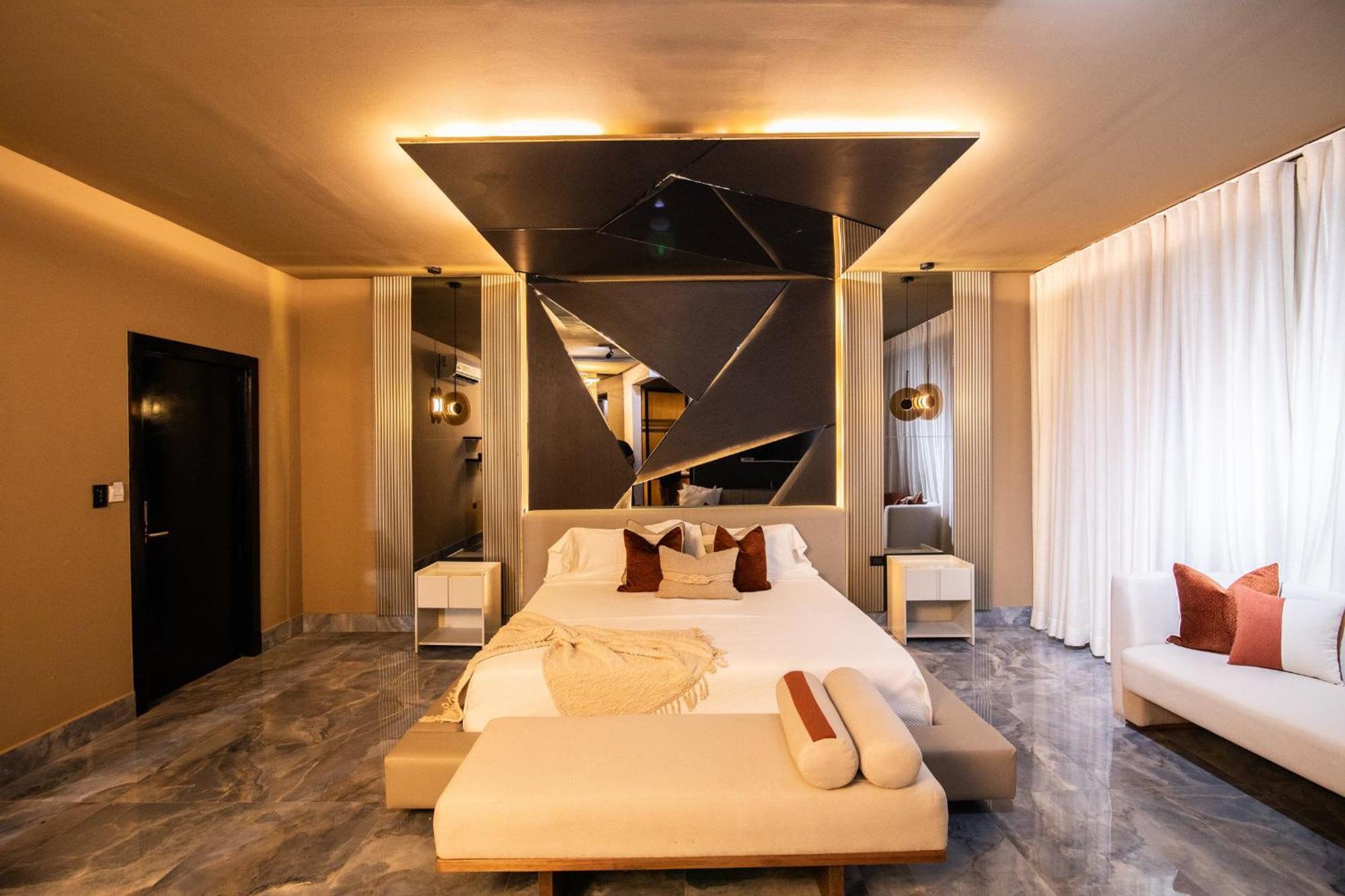 Lovera Hotel 圣地亚哥洛斯卡巴 外观 照片
