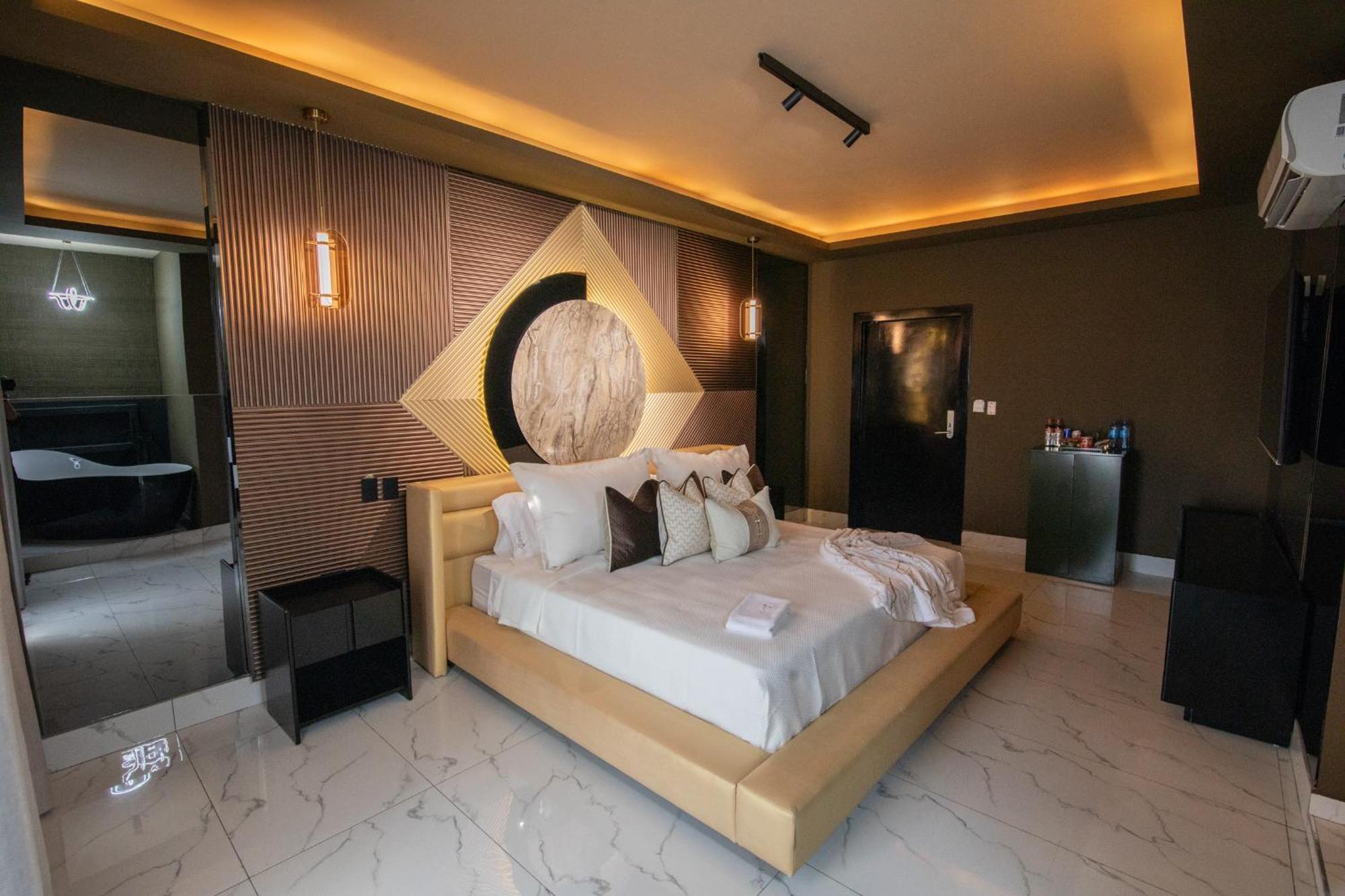 Lovera Hotel 圣地亚哥洛斯卡巴 外观 照片