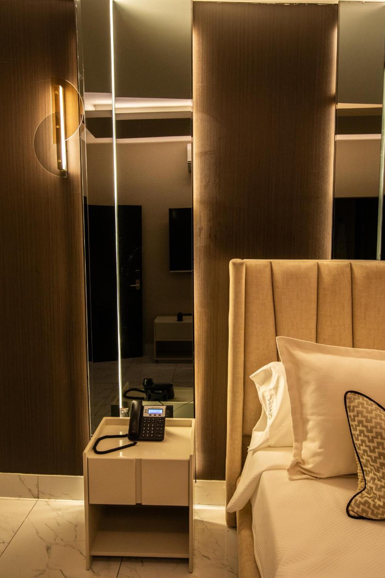 Lovera Hotel 圣地亚哥洛斯卡巴 外观 照片