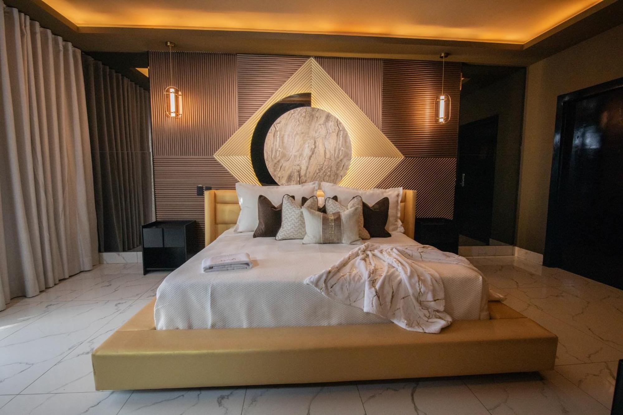 Lovera Hotel 圣地亚哥洛斯卡巴 外观 照片
