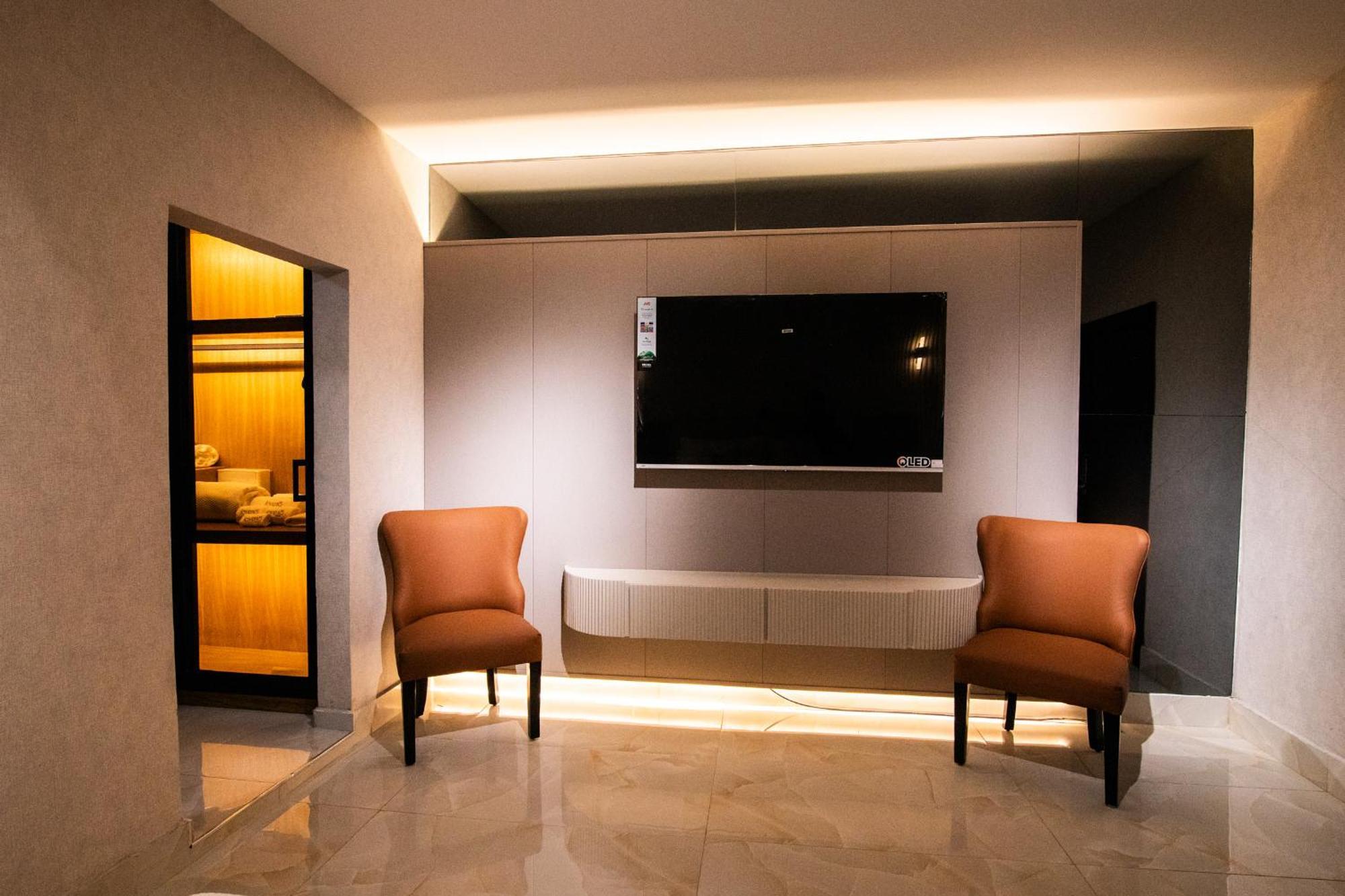 Lovera Hotel 圣地亚哥洛斯卡巴 外观 照片
